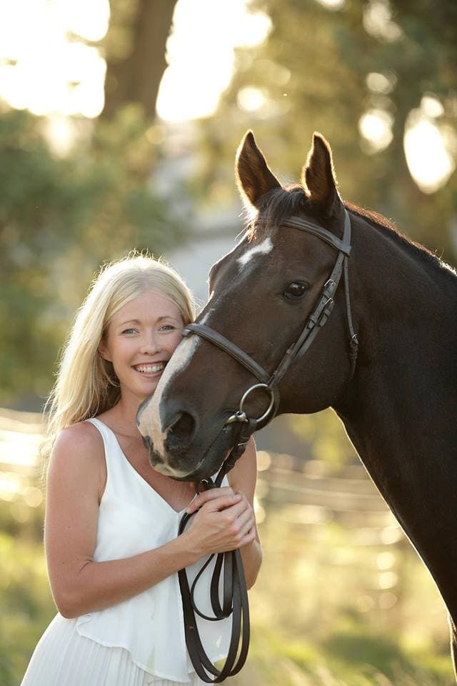 0342: Dr Rachel Hogg - Horse-Human Relationships, Equine Psychotherapy and Distressing Facts About Veterinarians cover art